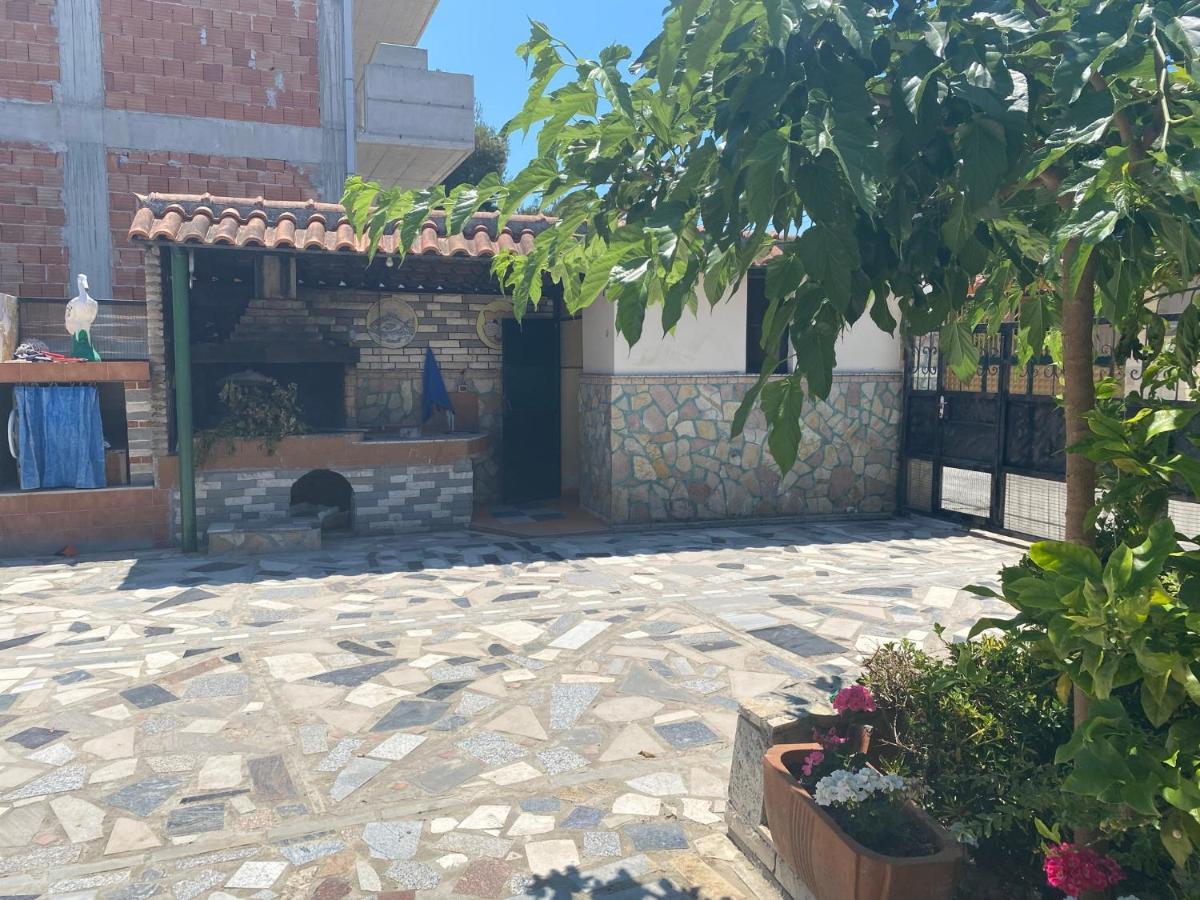 Villas Apartments Shahaj فلورا المظهر الخارجي الصورة