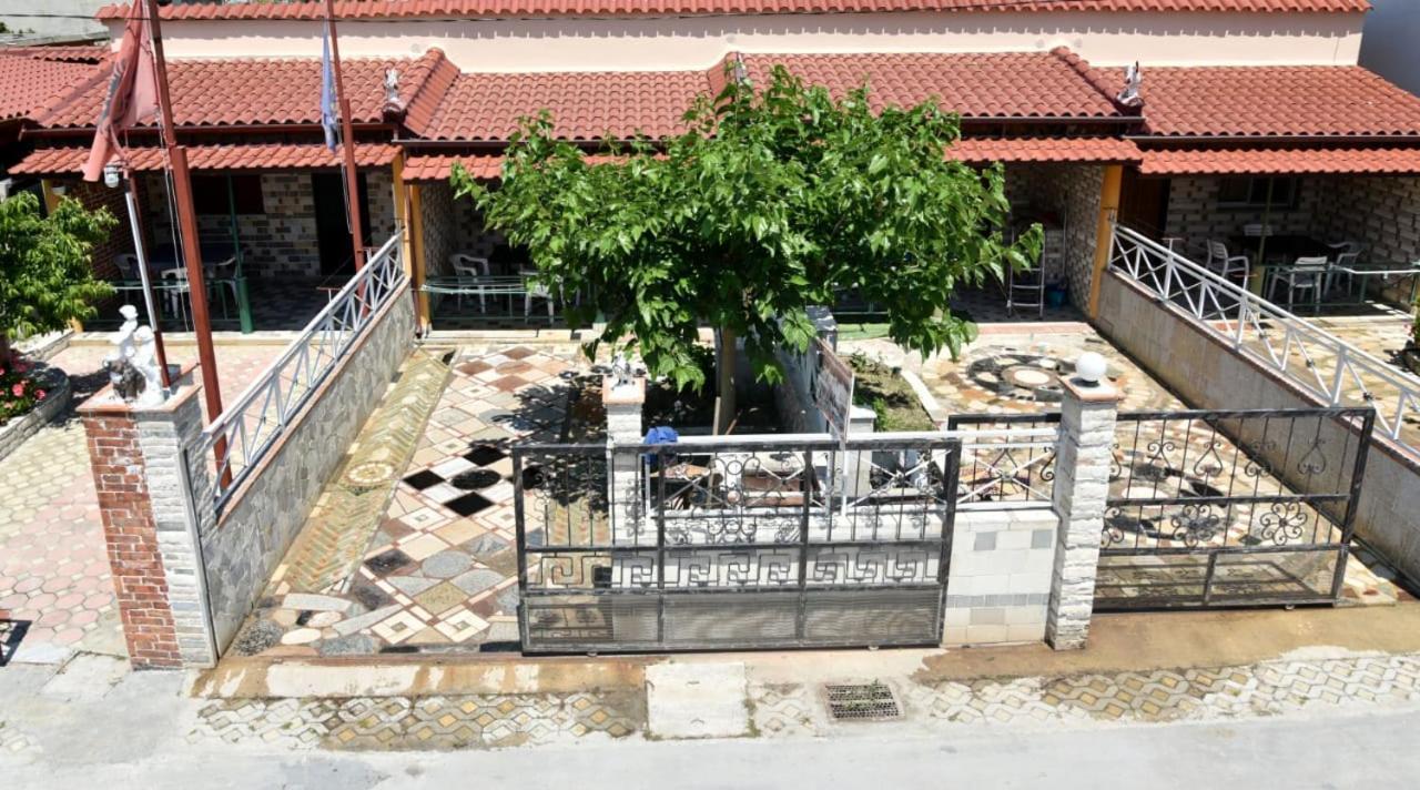 Villas Apartments Shahaj فلورا المظهر الخارجي الصورة