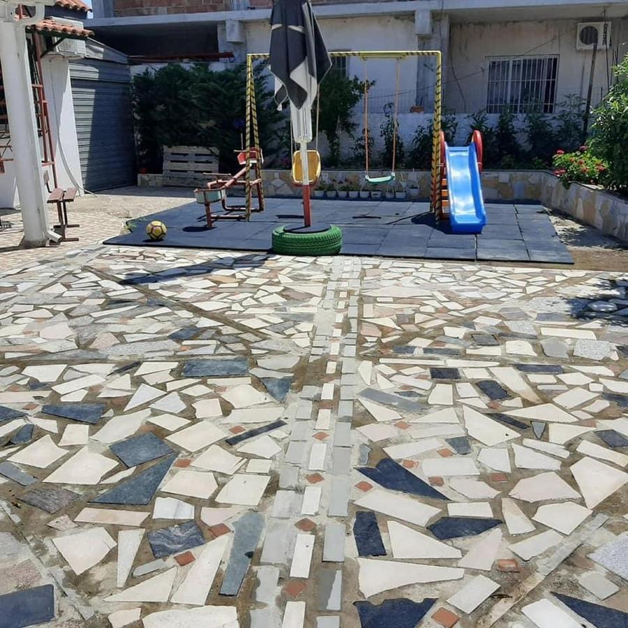Villas Apartments Shahaj فلورا المظهر الخارجي الصورة