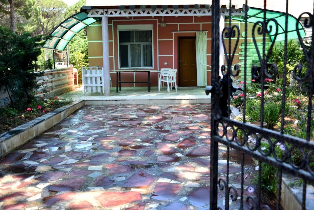 Villas Apartments Shahaj فلورا المظهر الخارجي الصورة