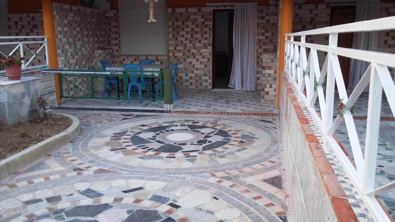 Villas Apartments Shahaj فلورا المظهر الخارجي الصورة