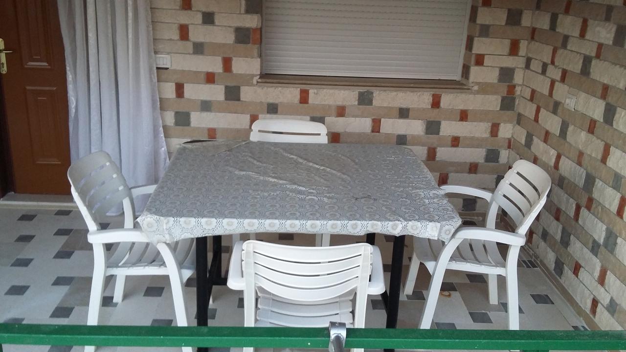 Villas Apartments Shahaj فلورا المظهر الخارجي الصورة